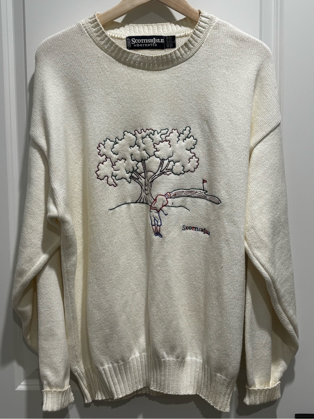 Scottish Isle Cream Crewneck Sweater with Golf Embroidery